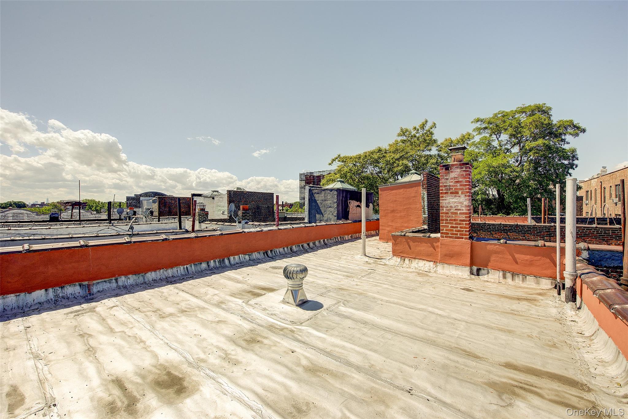 99-11 42 Avenue Property Photo 22