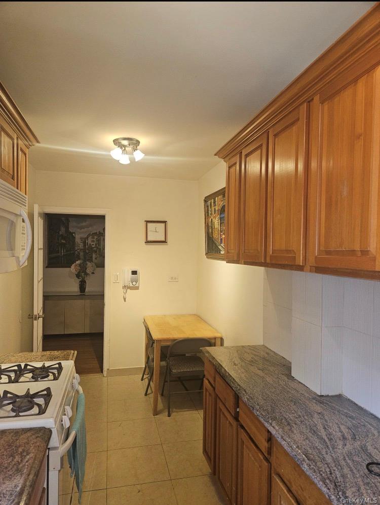 99-15 66 Avenue 2b Property Photo 6
