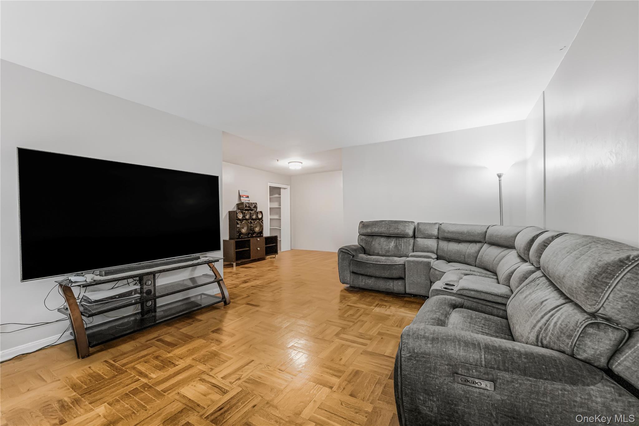 1234 Midland Avenue 1c Property Photo 5