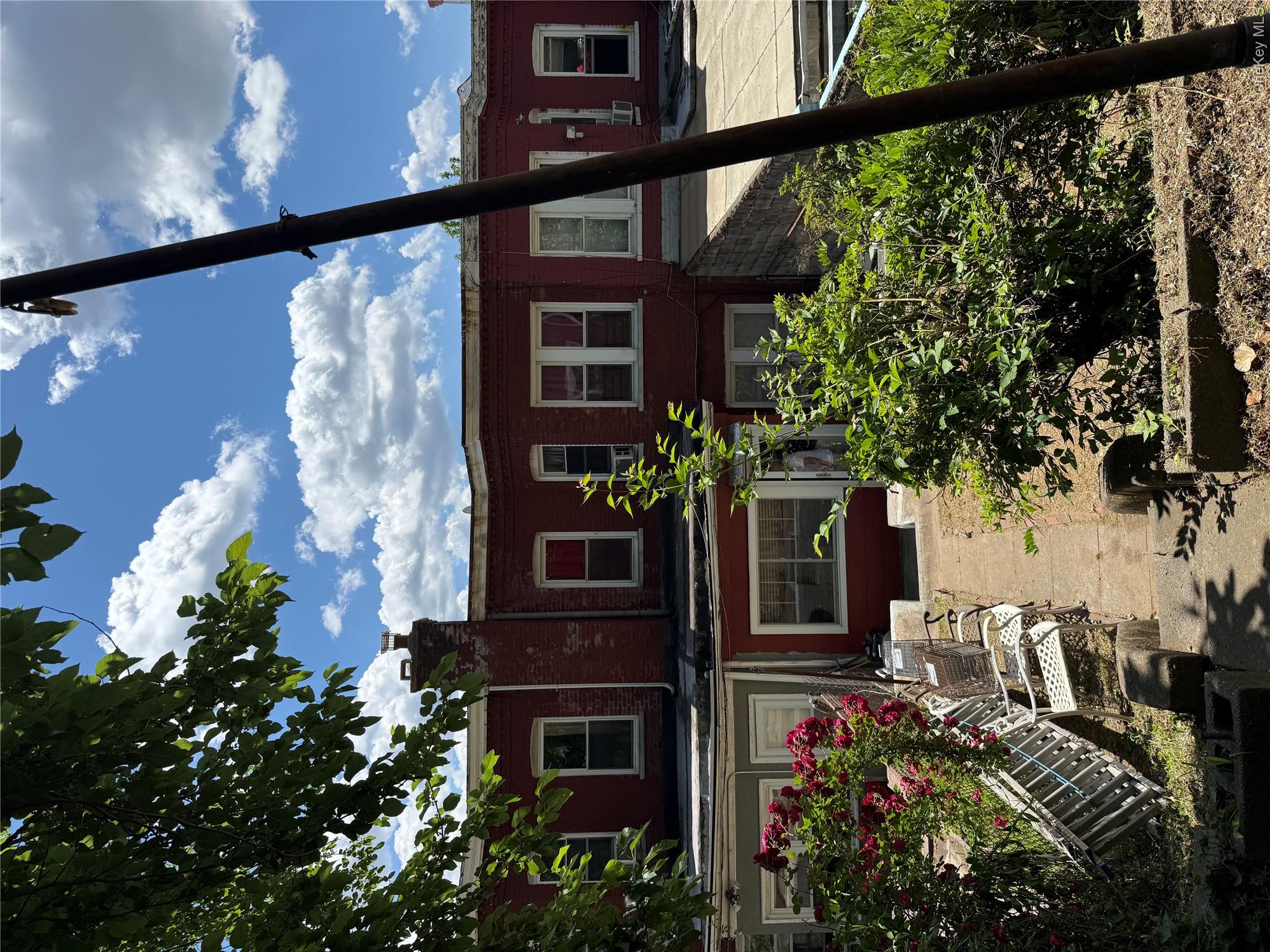 155 Sunnyside Avenue Property Photo 2