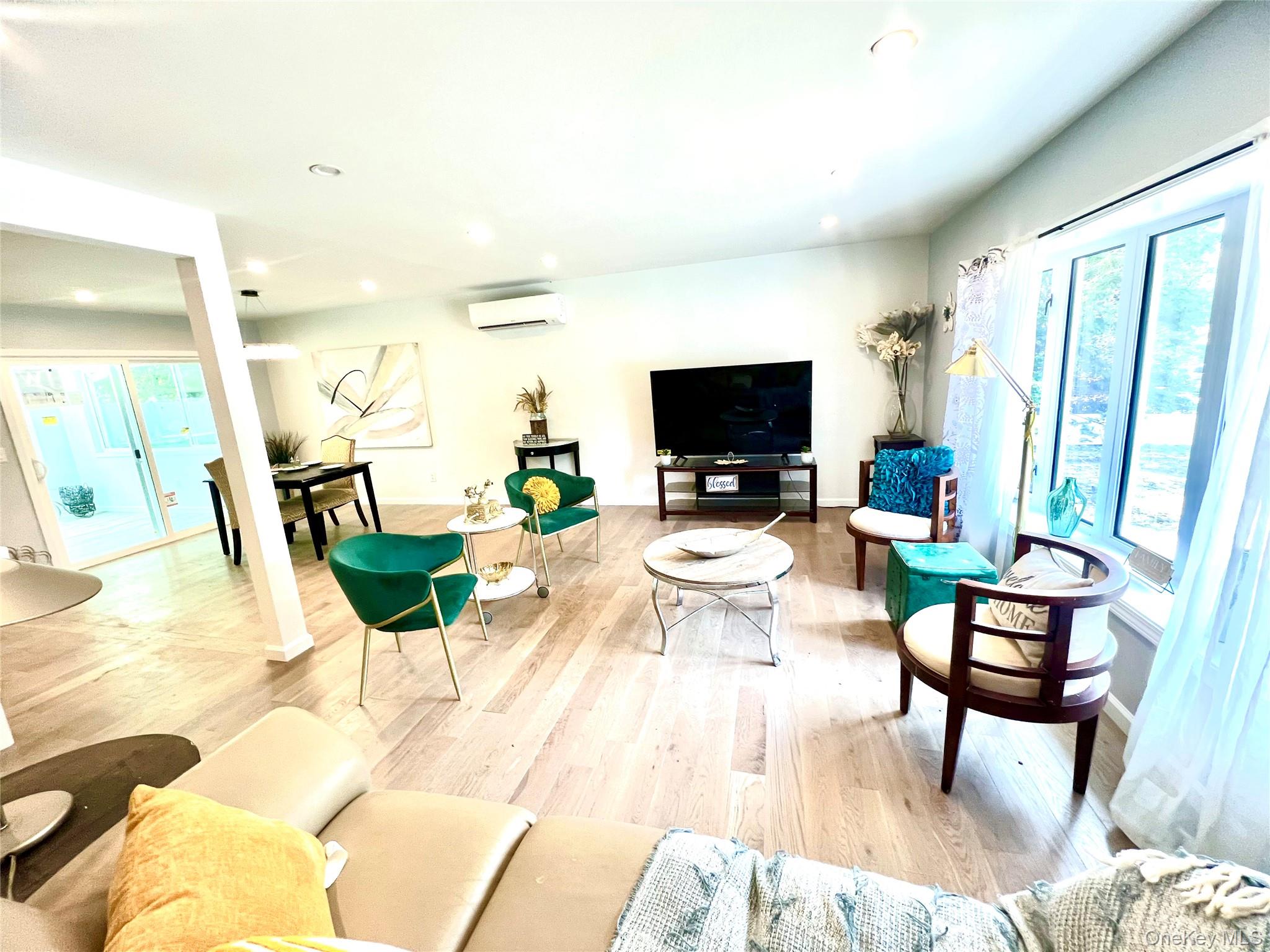 37 California Drive Property Photo 4
