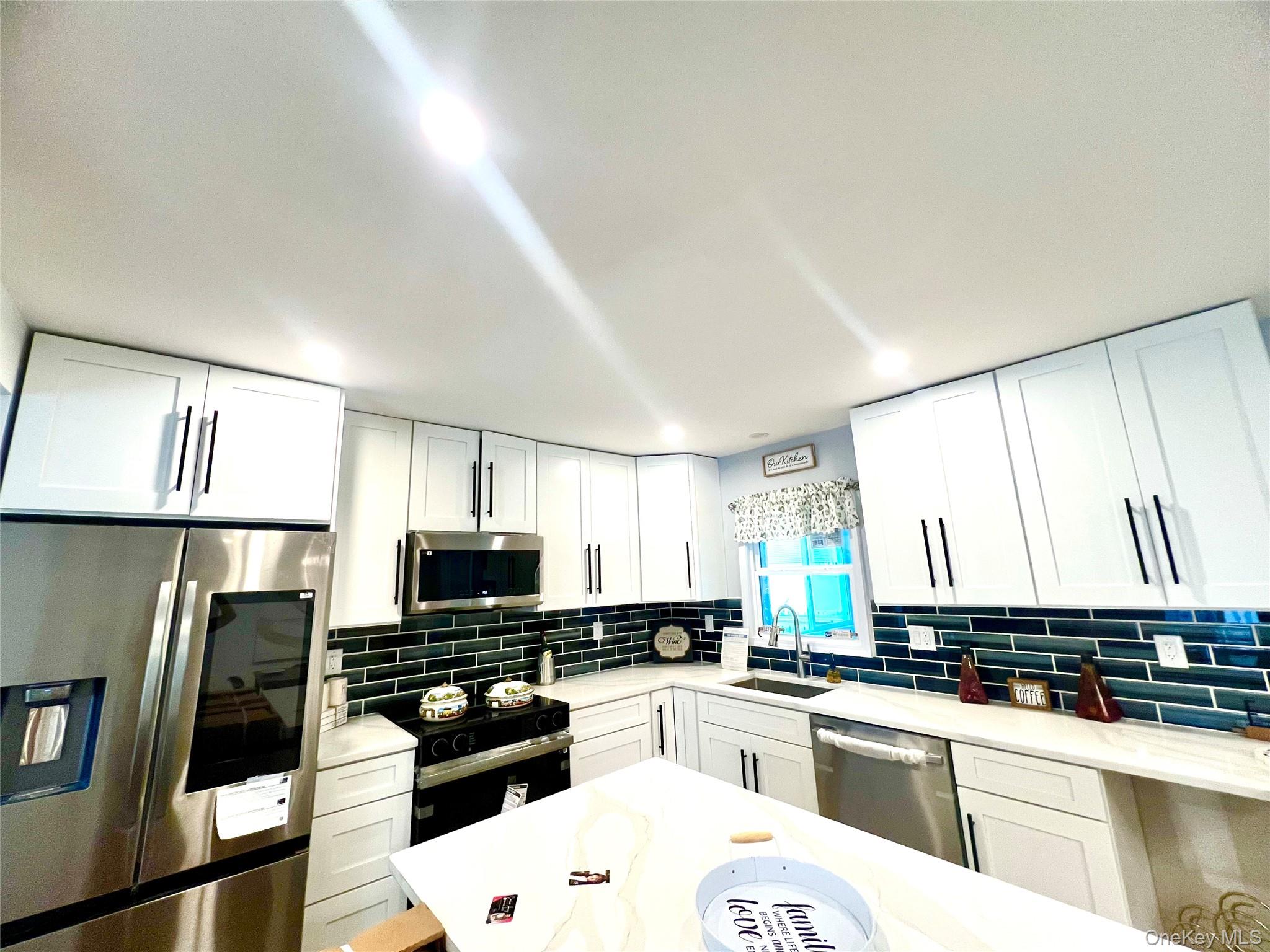 37 California Drive Property Photo 9