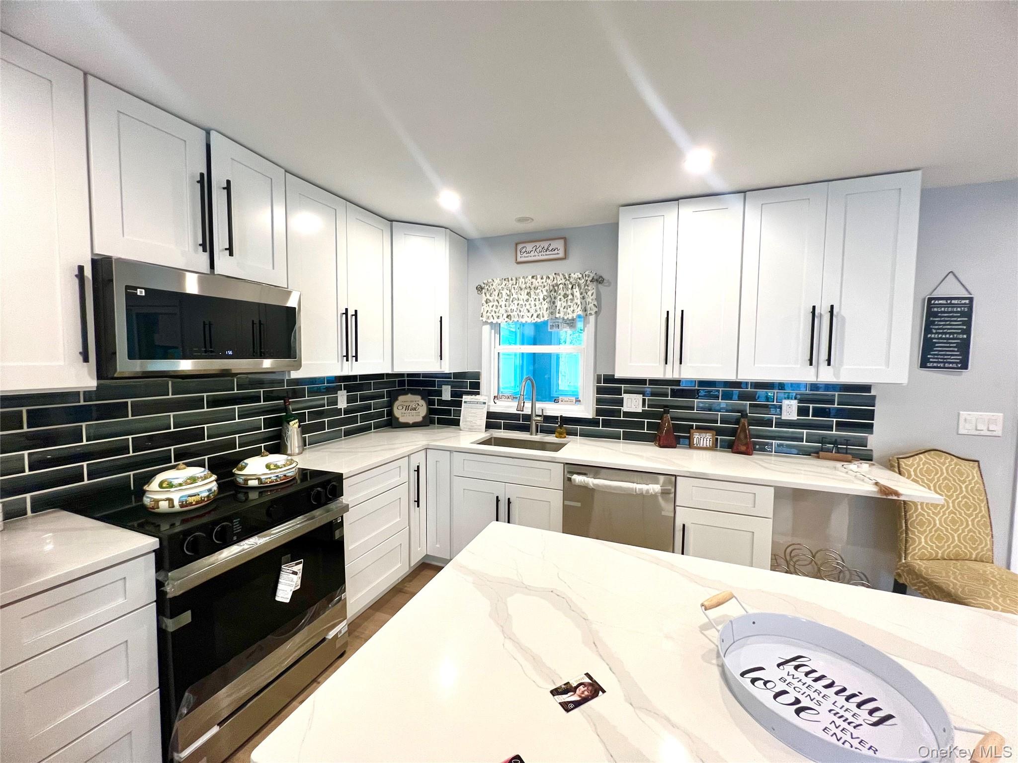 37 California Drive Property Photo 10