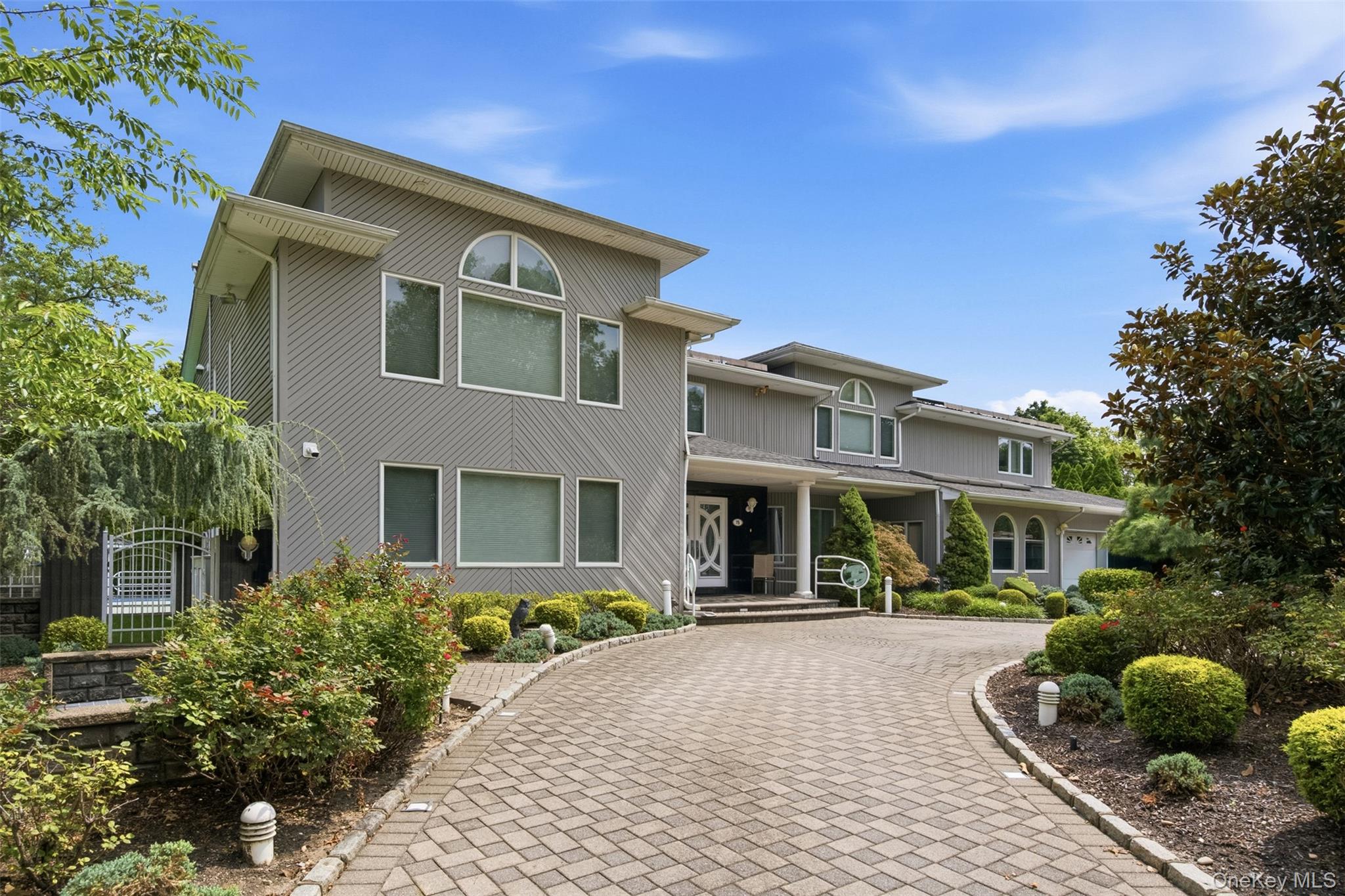 75 Shoreham Drive Property Photo 1