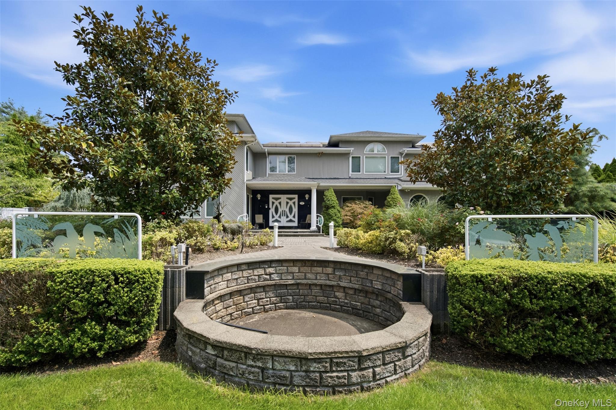 75 Shoreham Drive Property Photo 2