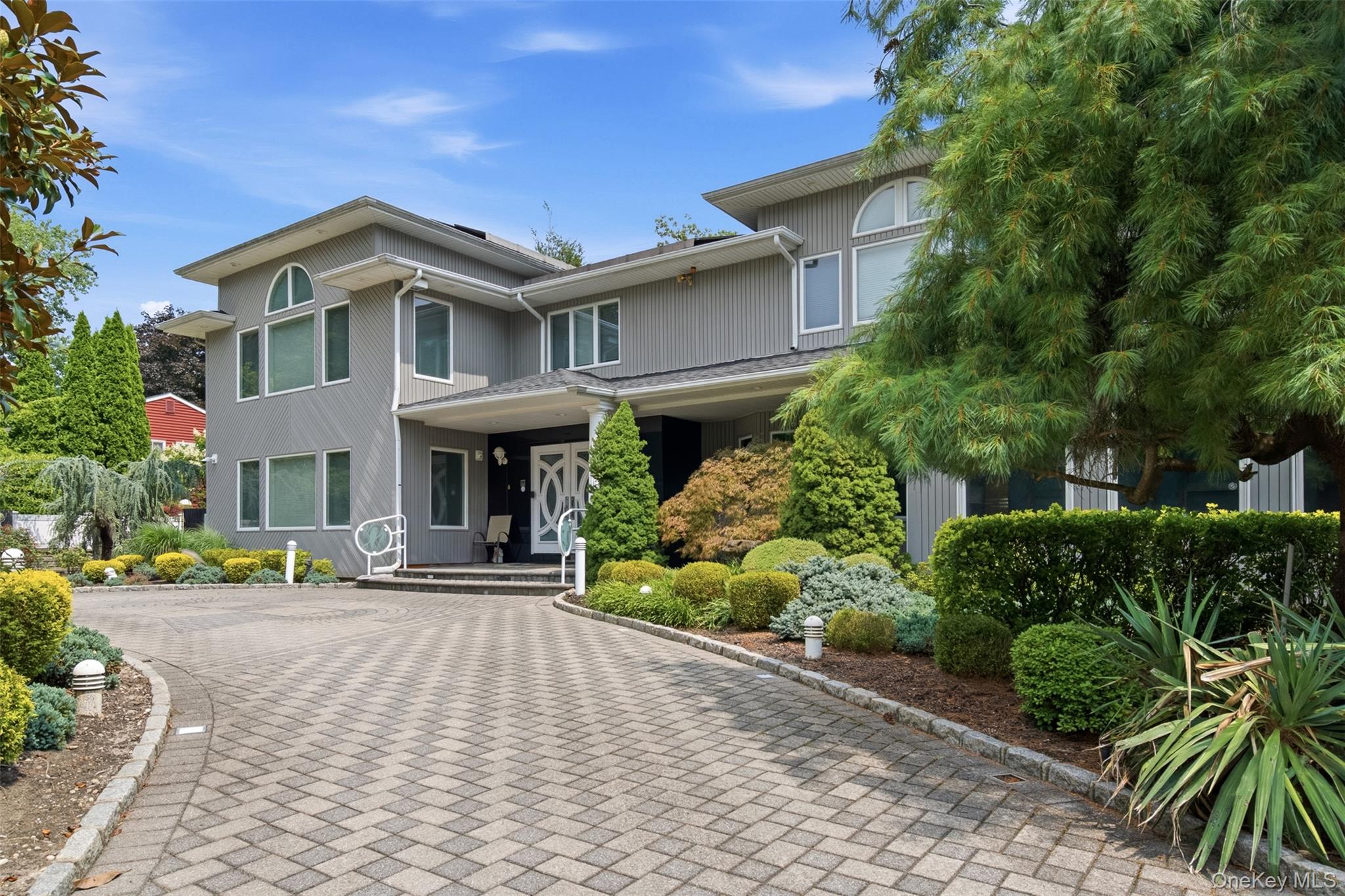 75 Shoreham Drive Property Photo 3