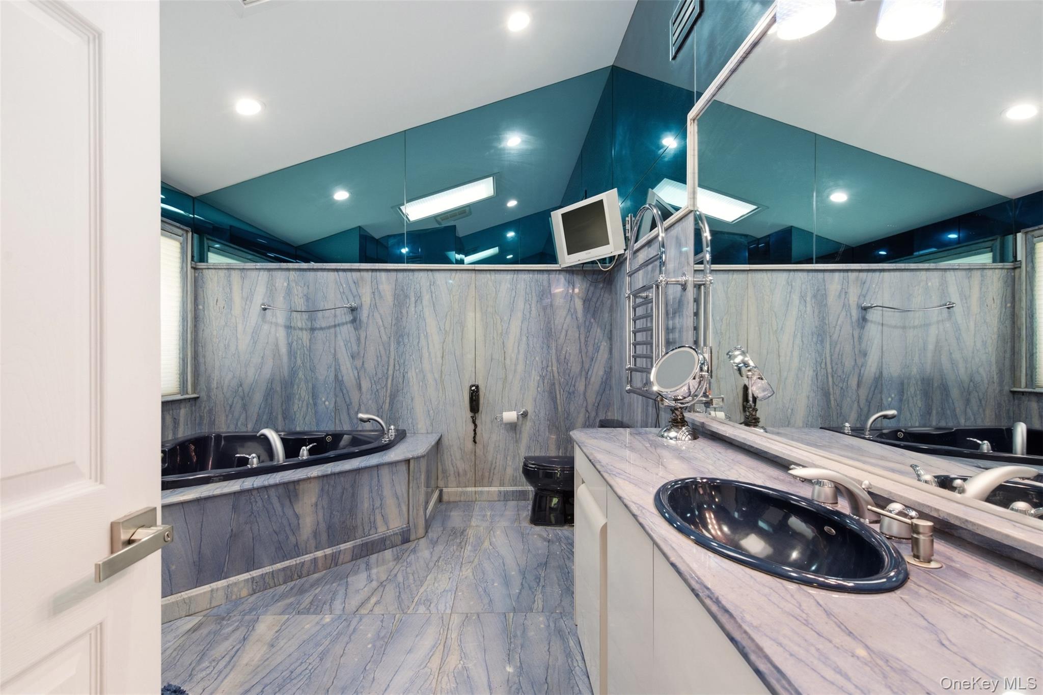 75 Shoreham Drive Property Photo 35