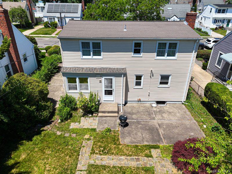 9 Robert Street Property Photo 2