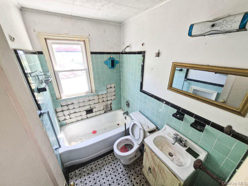 9 Robert Street Property Photo 5