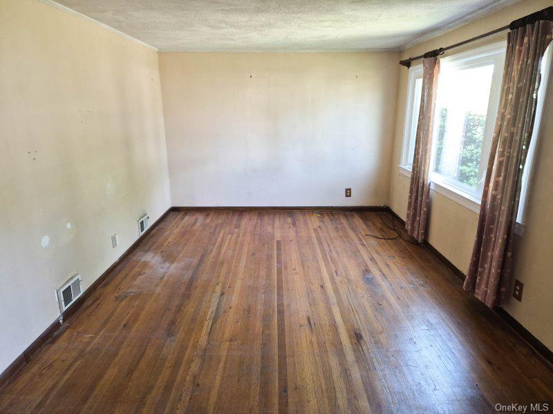 9 Robert Street Property Photo 6