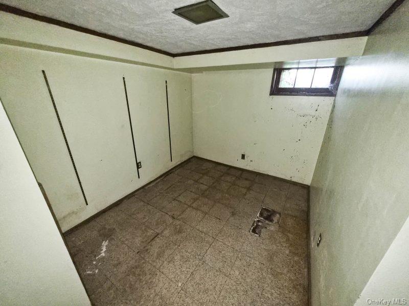 9 Robert Street Property Photo 8