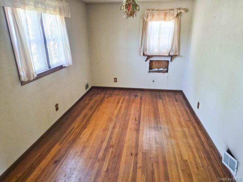 9 Robert Street Property Photo 12