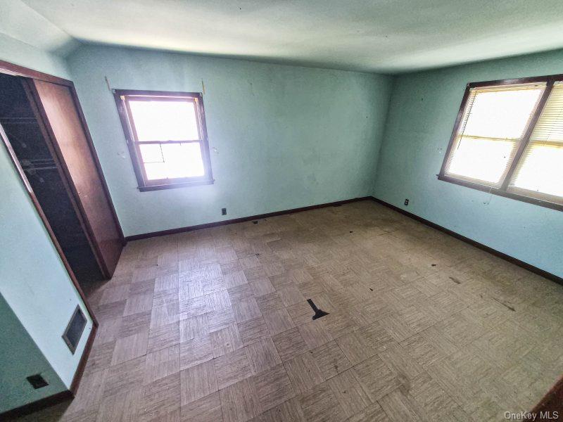 9 Robert Street Property Photo 13