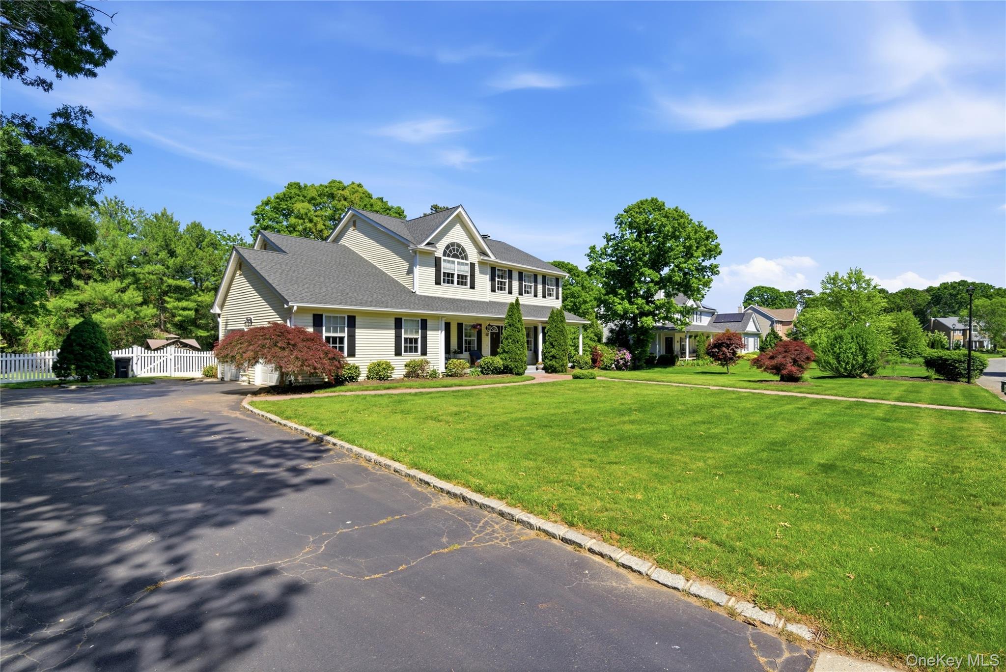 9 Ridgefield Drive Property Photo 2