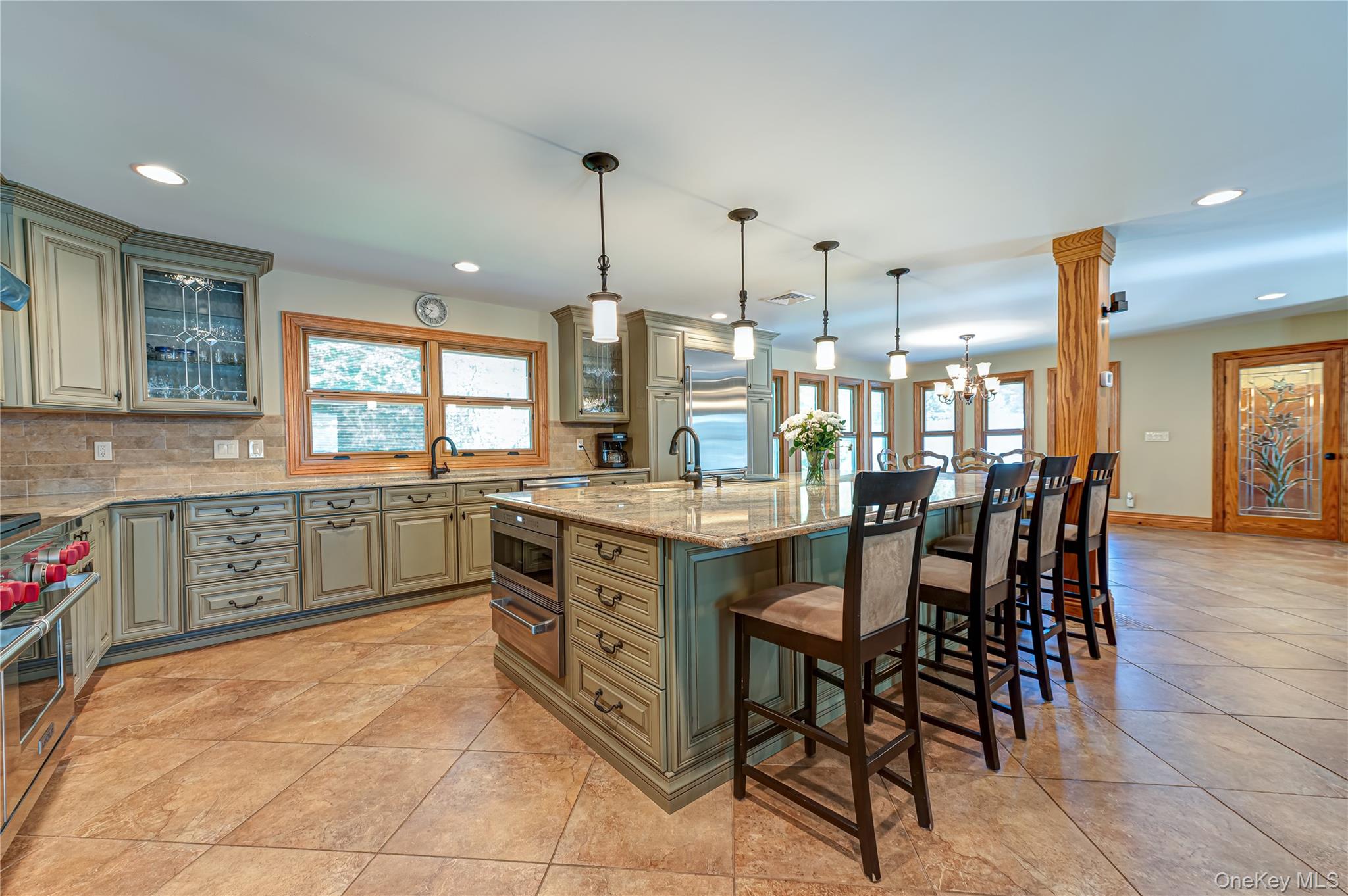 130 N Country Road Property Photo 3
