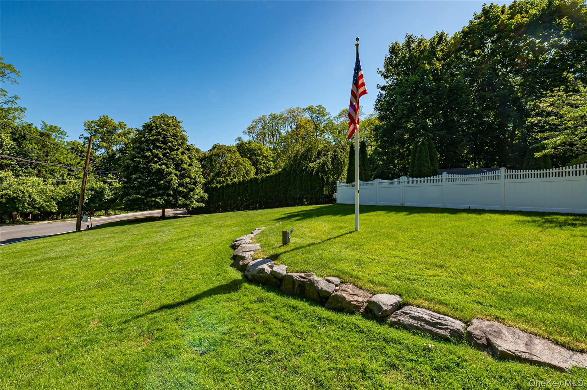 130 N Country Road Property Photo 27