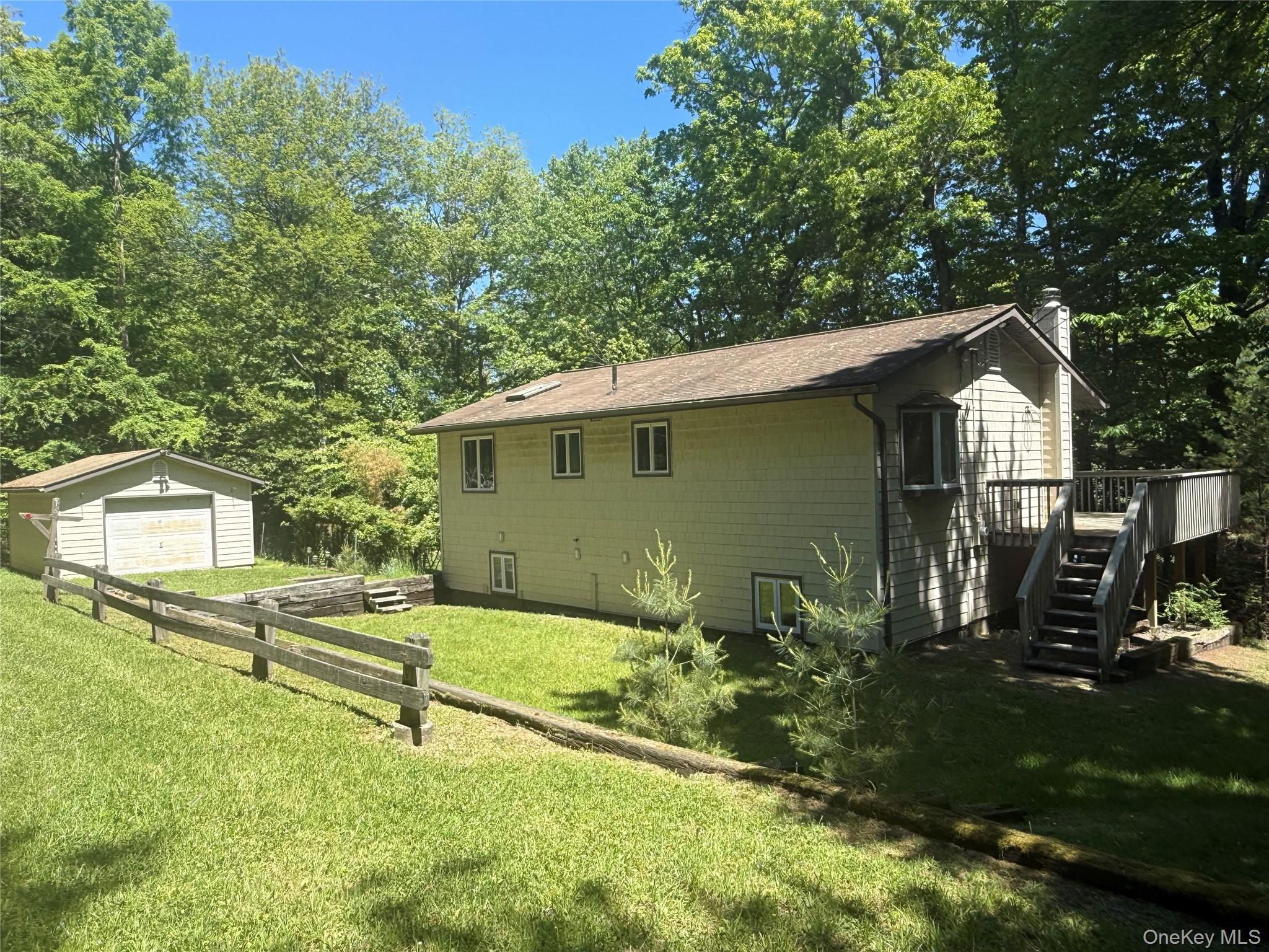 16 Fairway Drive Property Photo 1