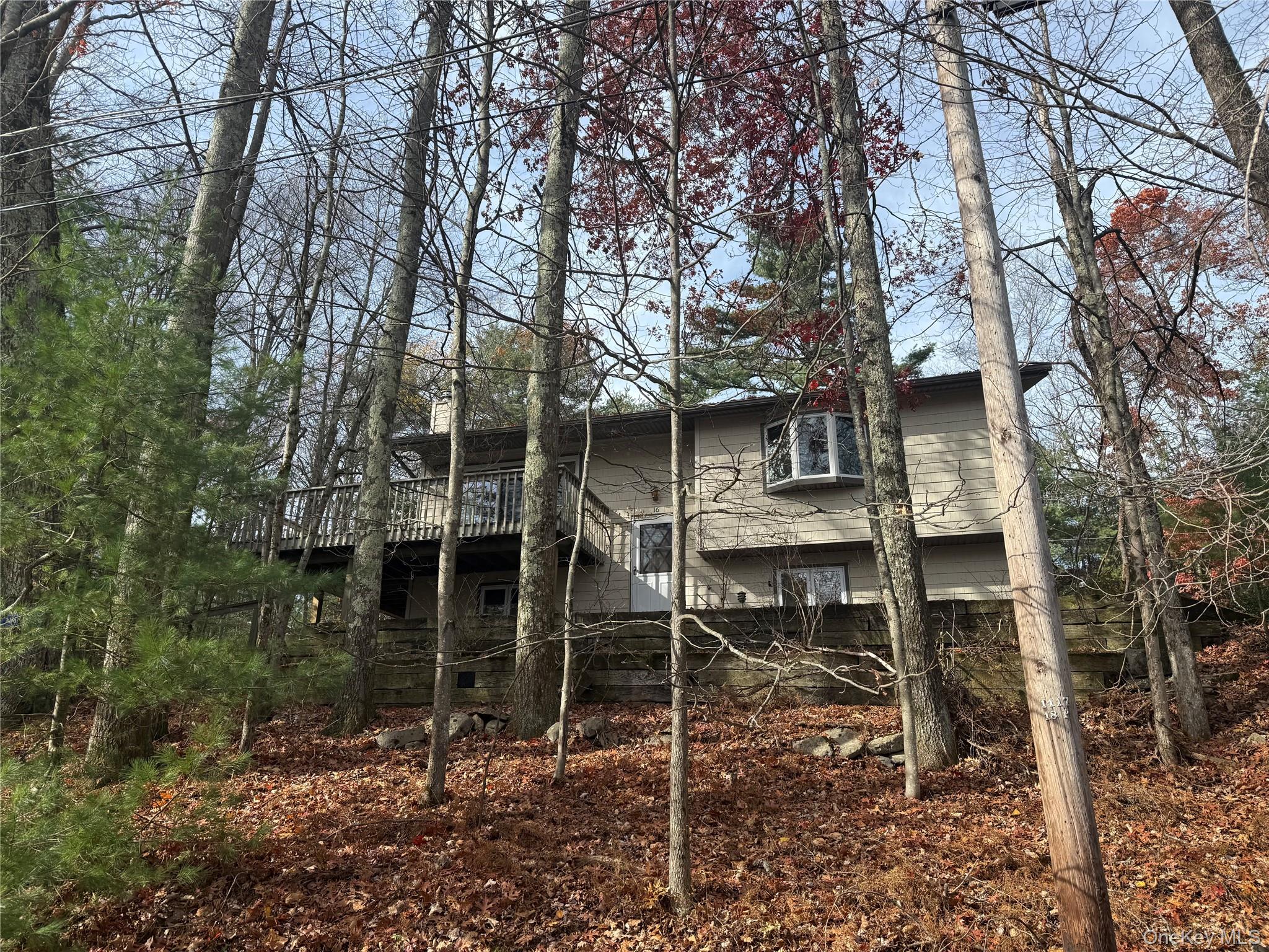 16 Fairway Drive Property Photo 2