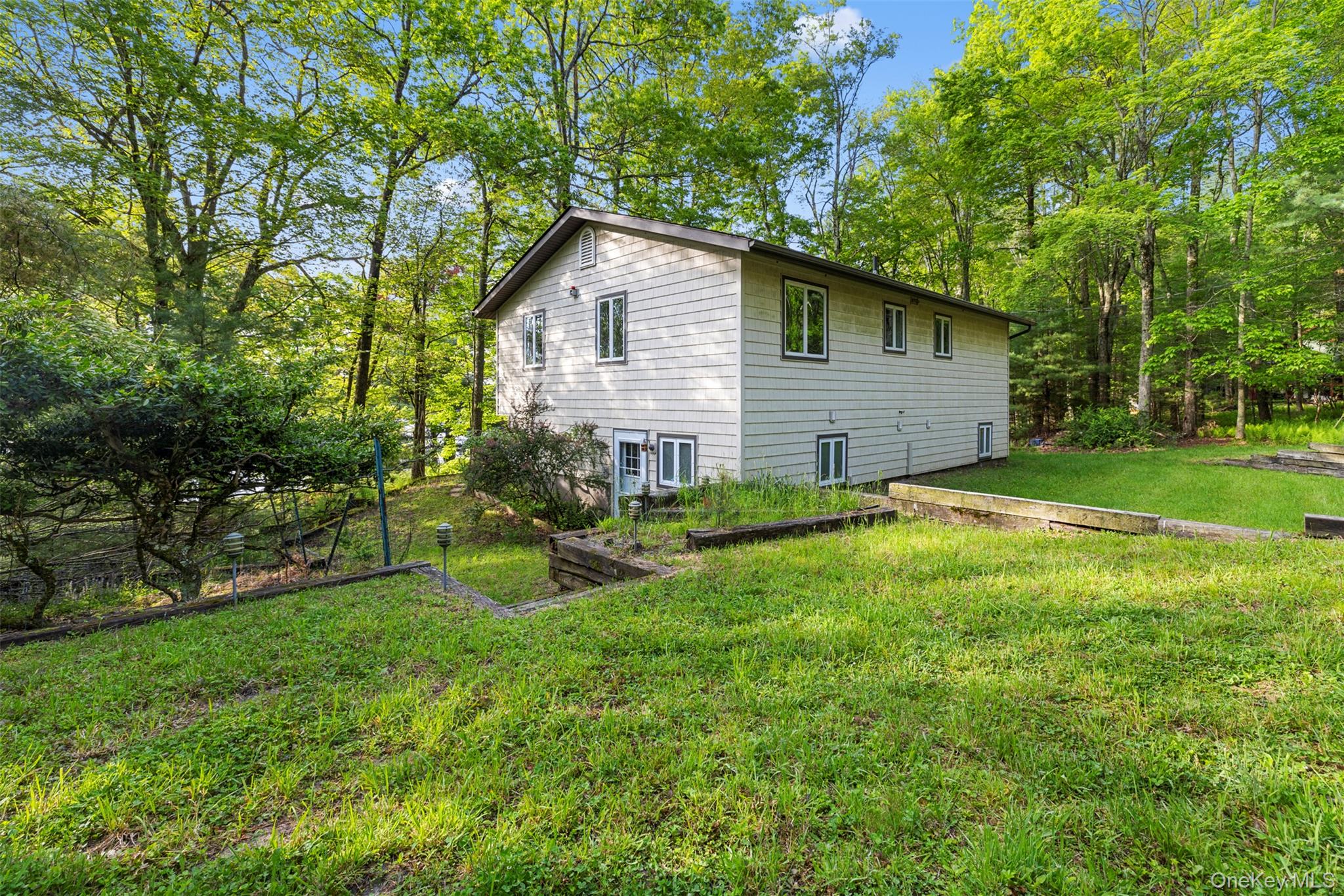 16 Fairway Drive Property Photo 13