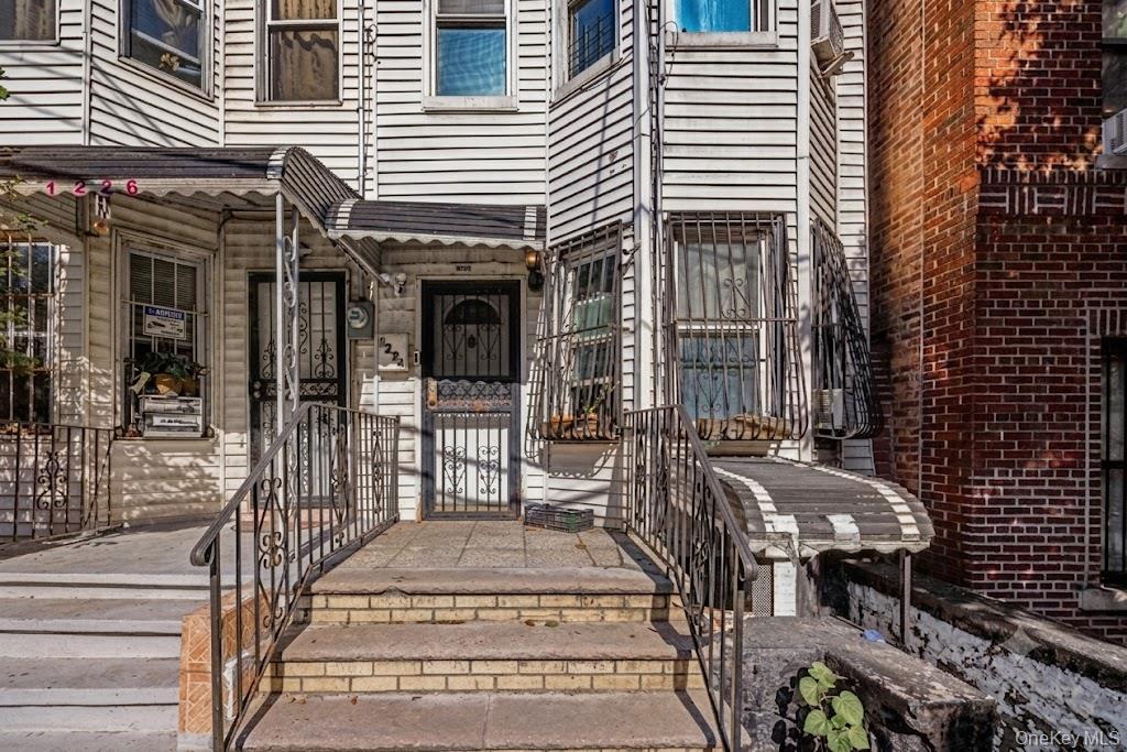 1224 Shakespeare Avenue Property Photo 1