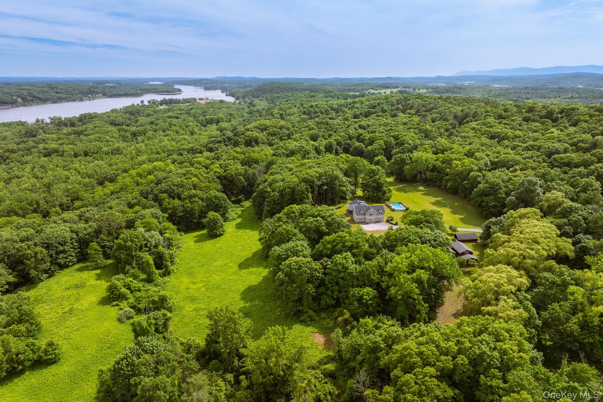 1530 River Road Property Photo 8