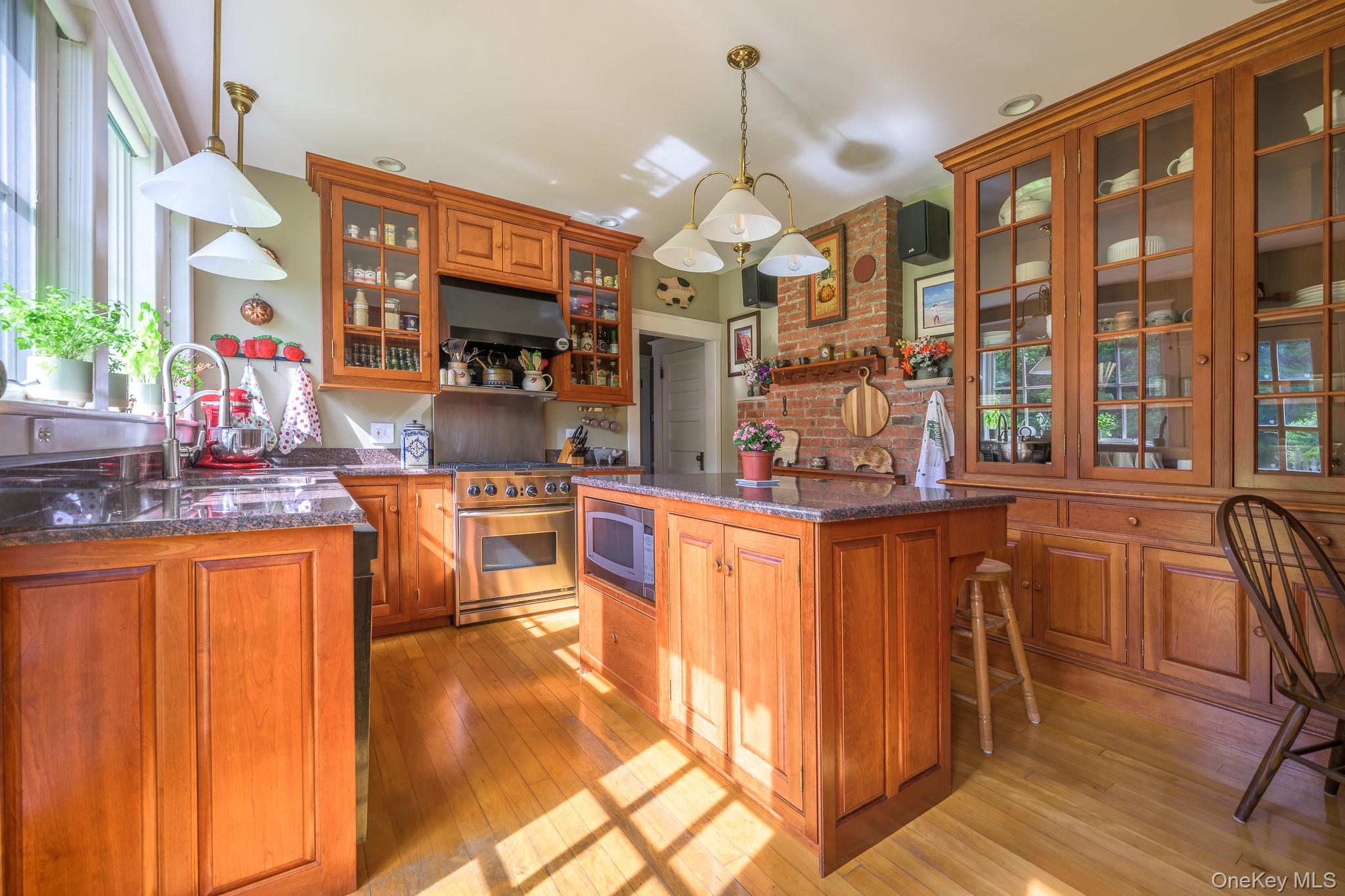 1530 River Road Property Photo 16