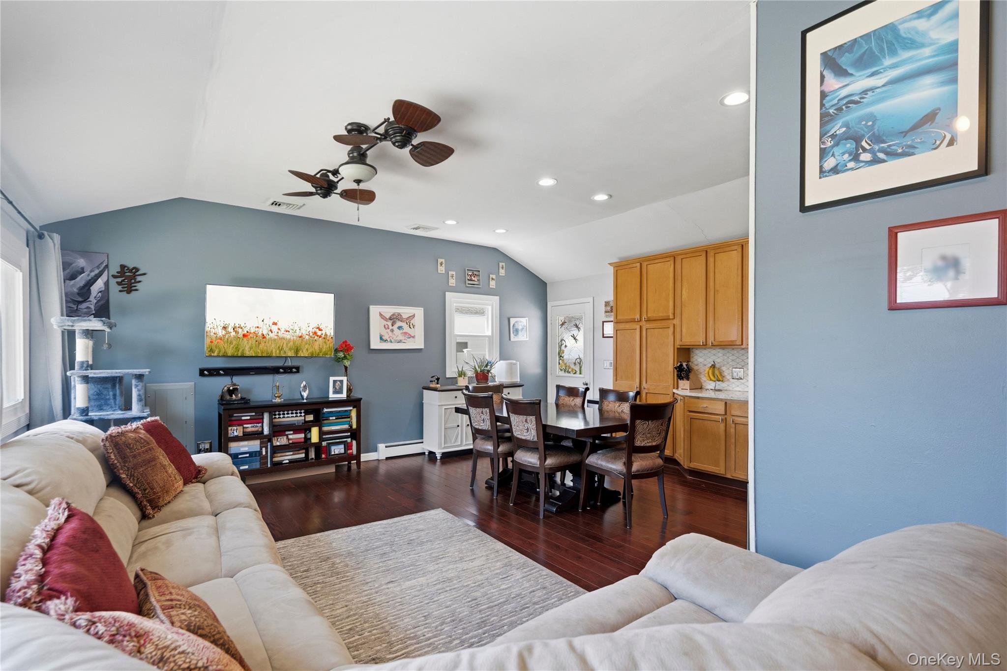 1084 Hyman Avenue Property Photo 6