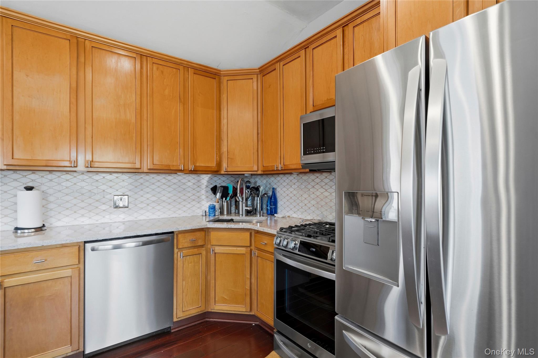 1084 Hyman Avenue Property Photo 16