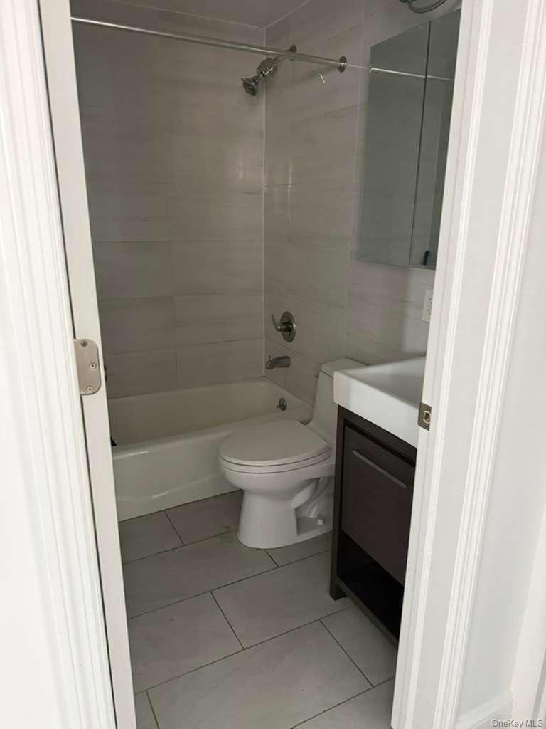 34-44 59th Street 3f Property Photo 2