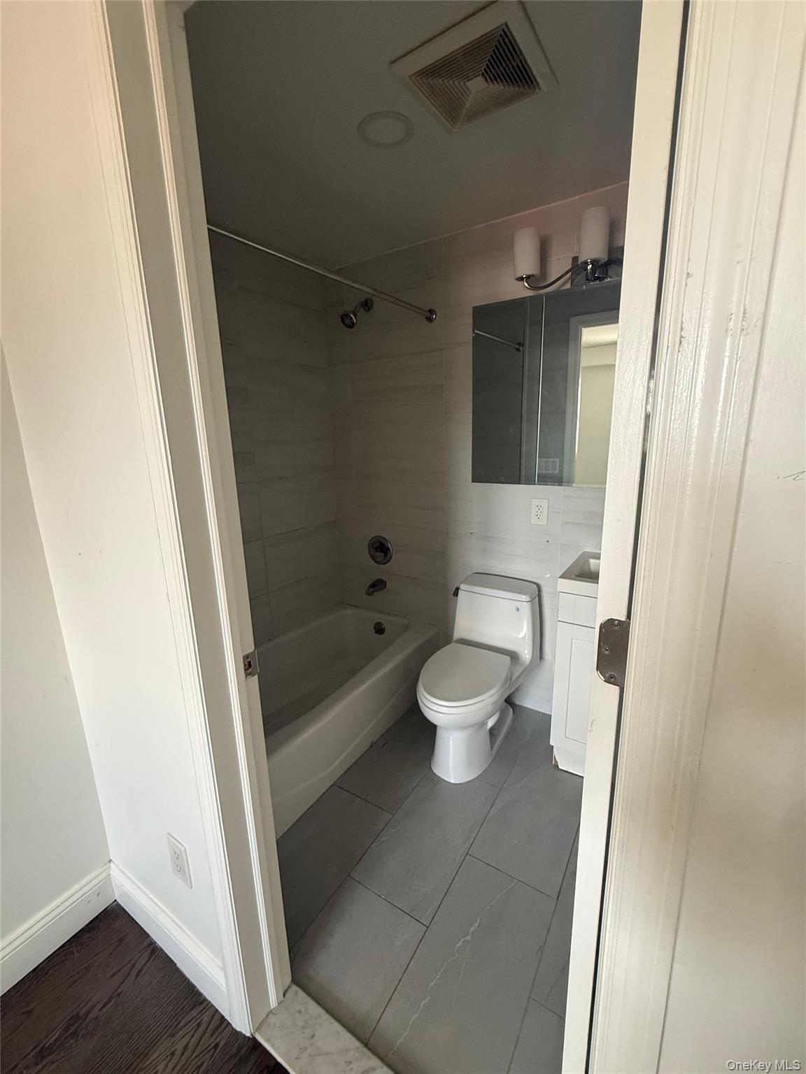 34-44 59th Street 3f Property Photo 5
