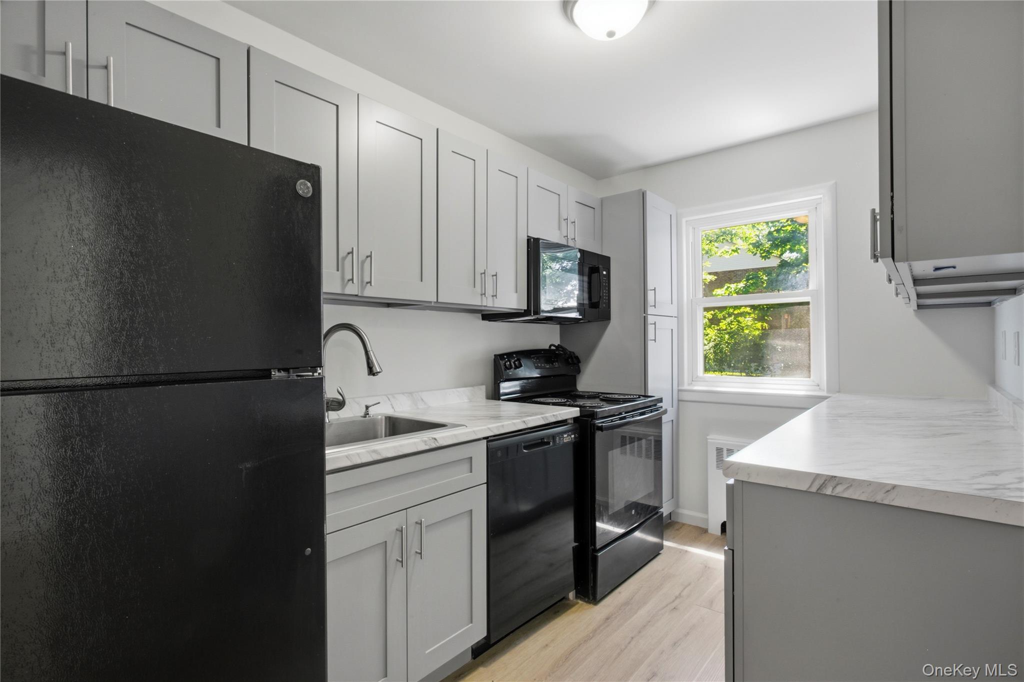 140 N Broadway O-2 Property Photo 5
