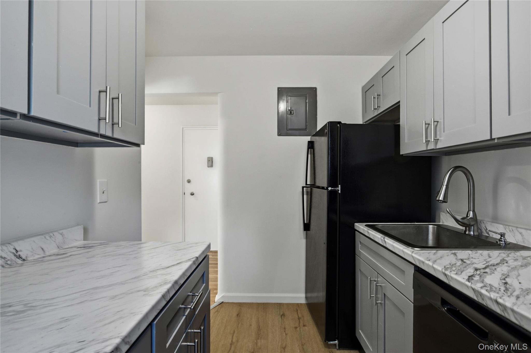 140 N Broadway O-2 Property Photo 9