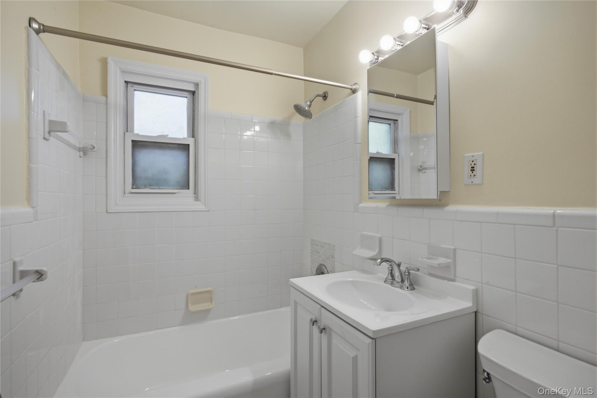 140 N Broadway O-2 Property Photo 13