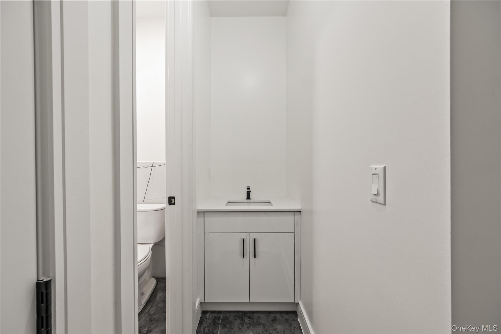 13 Warren Court 112 Property Photo 17