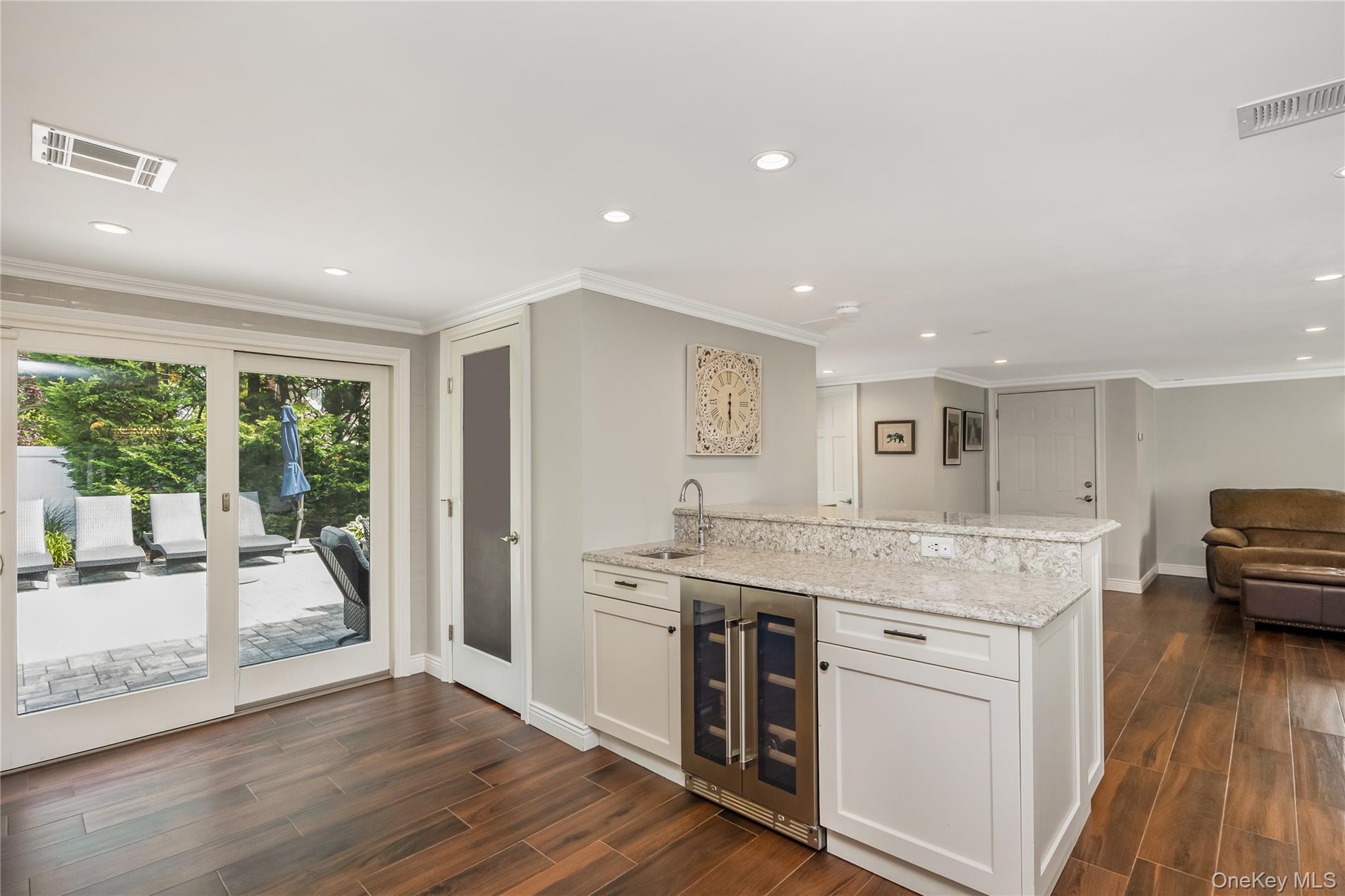 17 Lewis Circle Property Photo 6