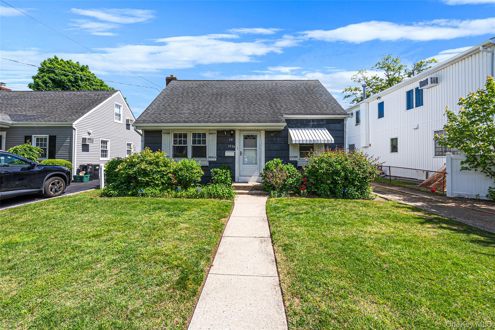 1734 Bernard Street Property Photo 3