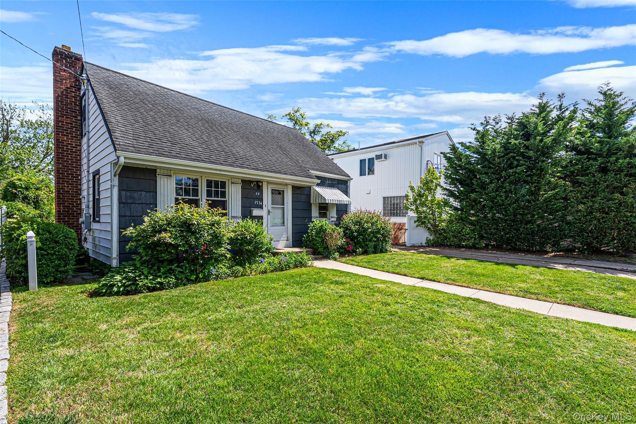 1734 Bernard Street Property Photo 4