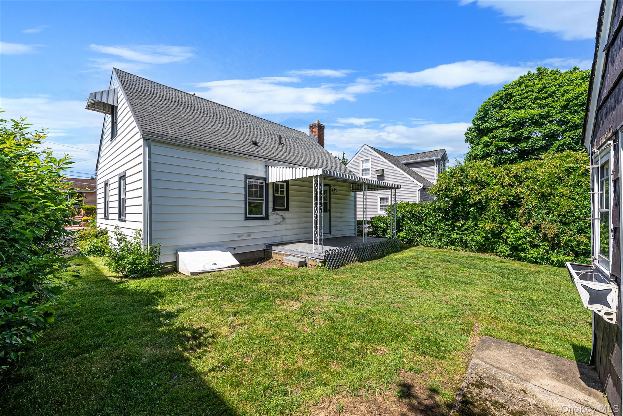 1734 Bernard Street Property Photo 7