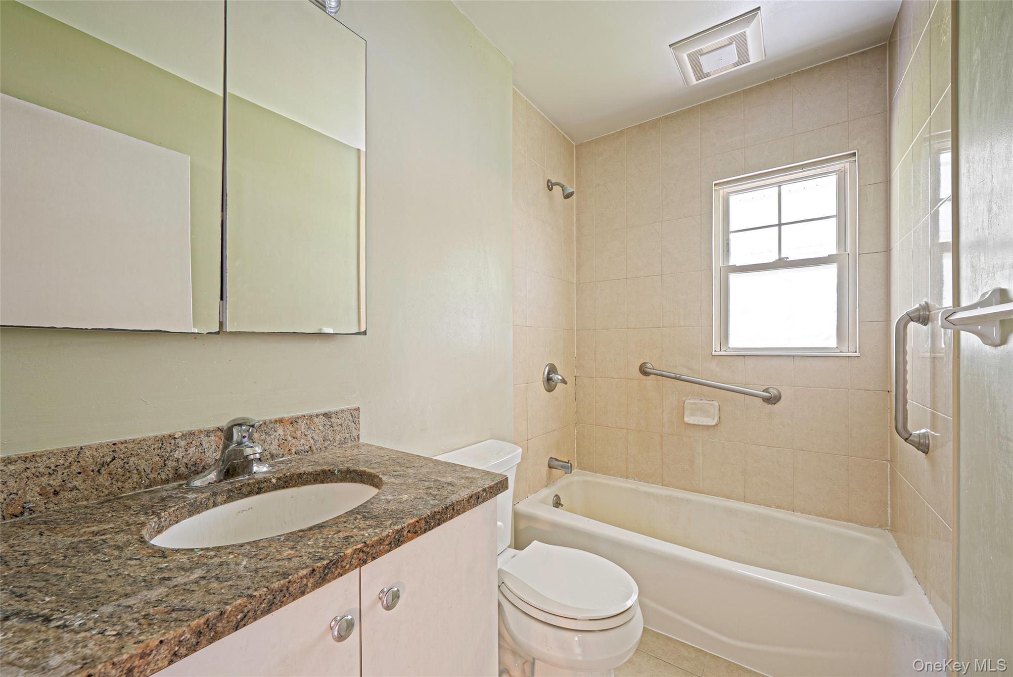 1734 Bernard Street Property Photo 14