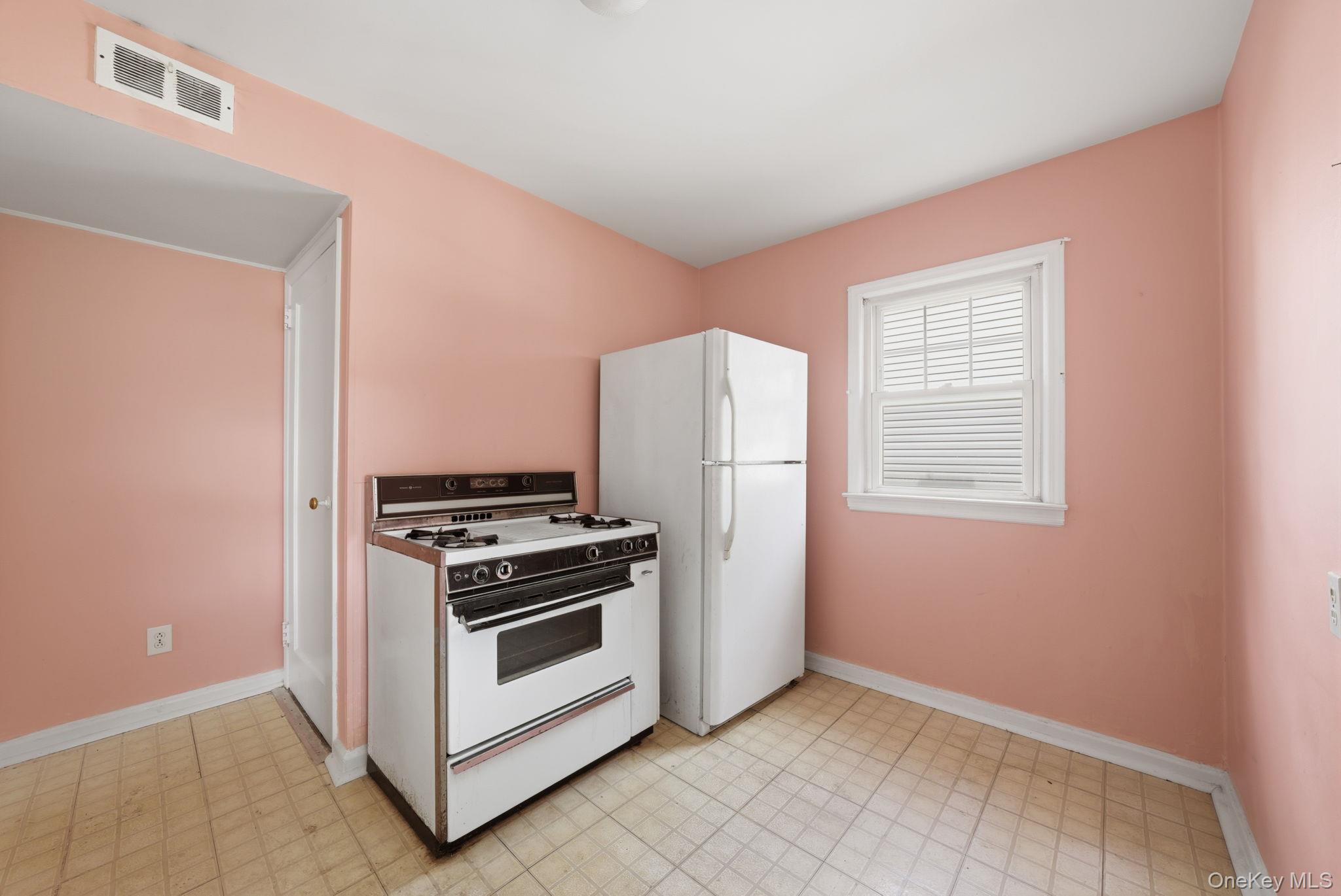 1734 Bernard Street Property Photo 18