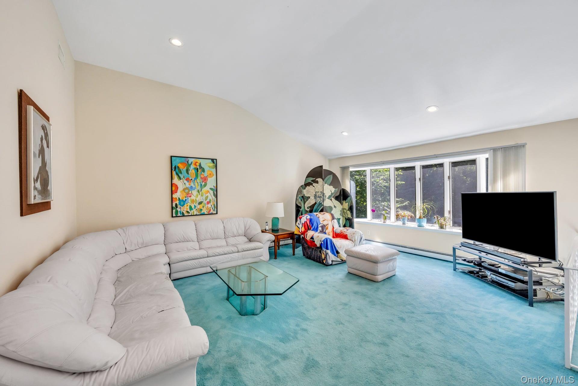 9 Quincy Lane Property Photo 6