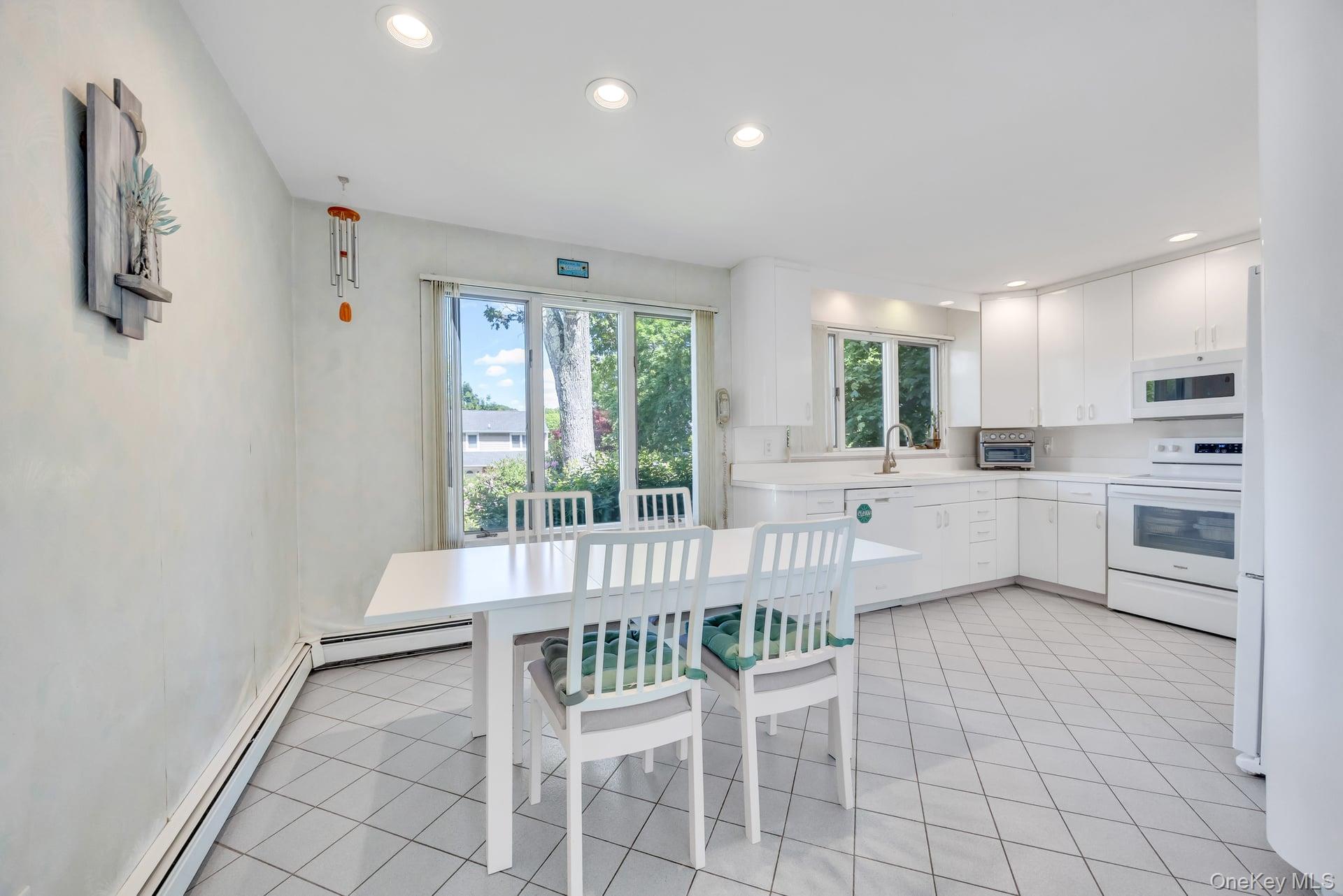 9 Quincy Lane Property Photo 12