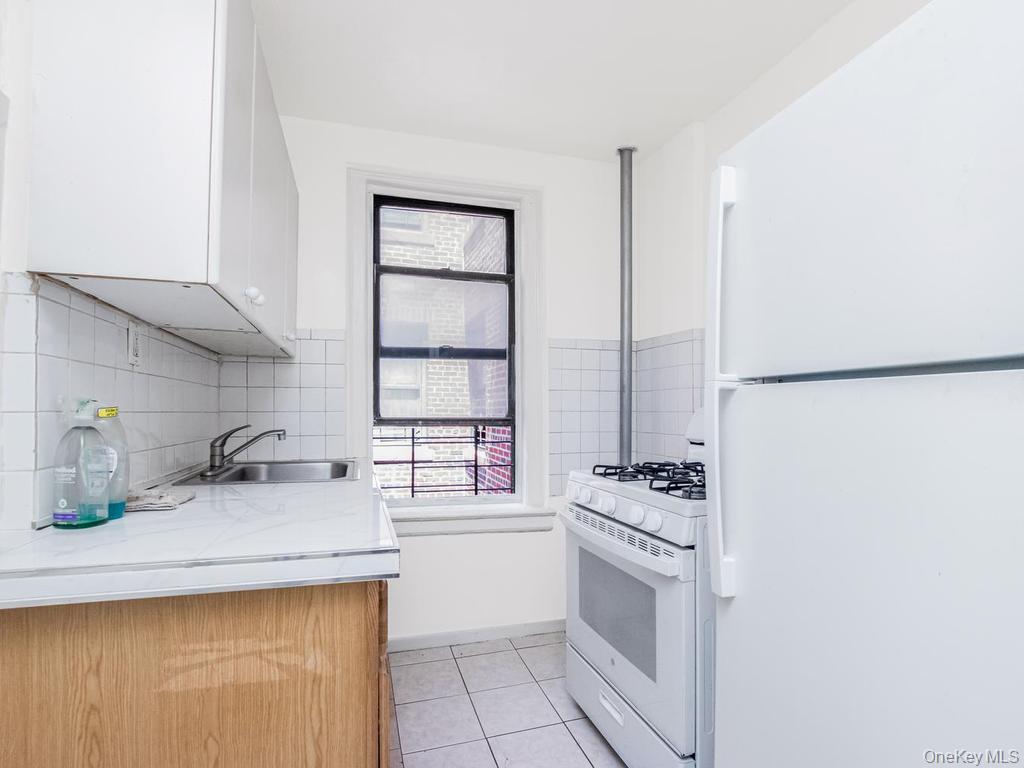 1534 Beach Avenue Property Photo 16