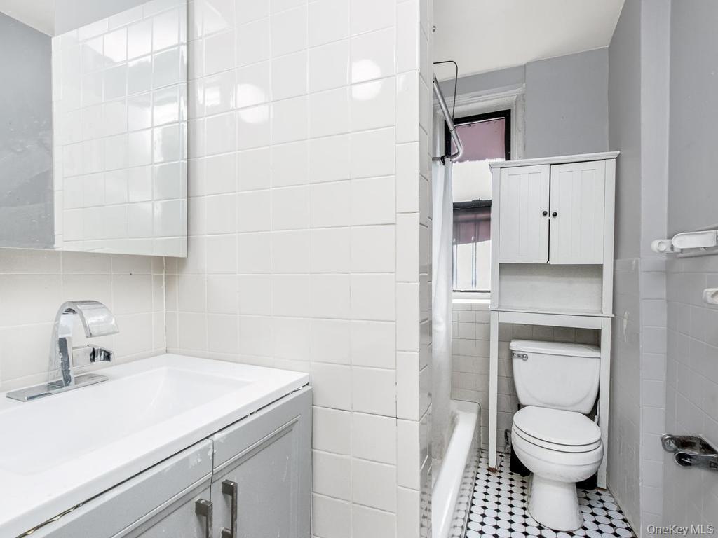 1534 Beach Avenue Property Photo 26