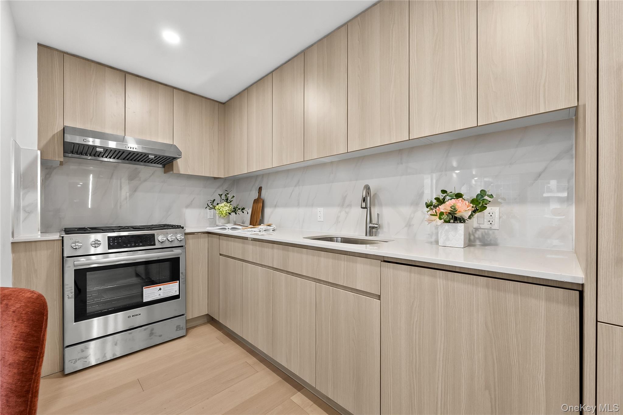 33-71 Prince St 6k Property Photo 2