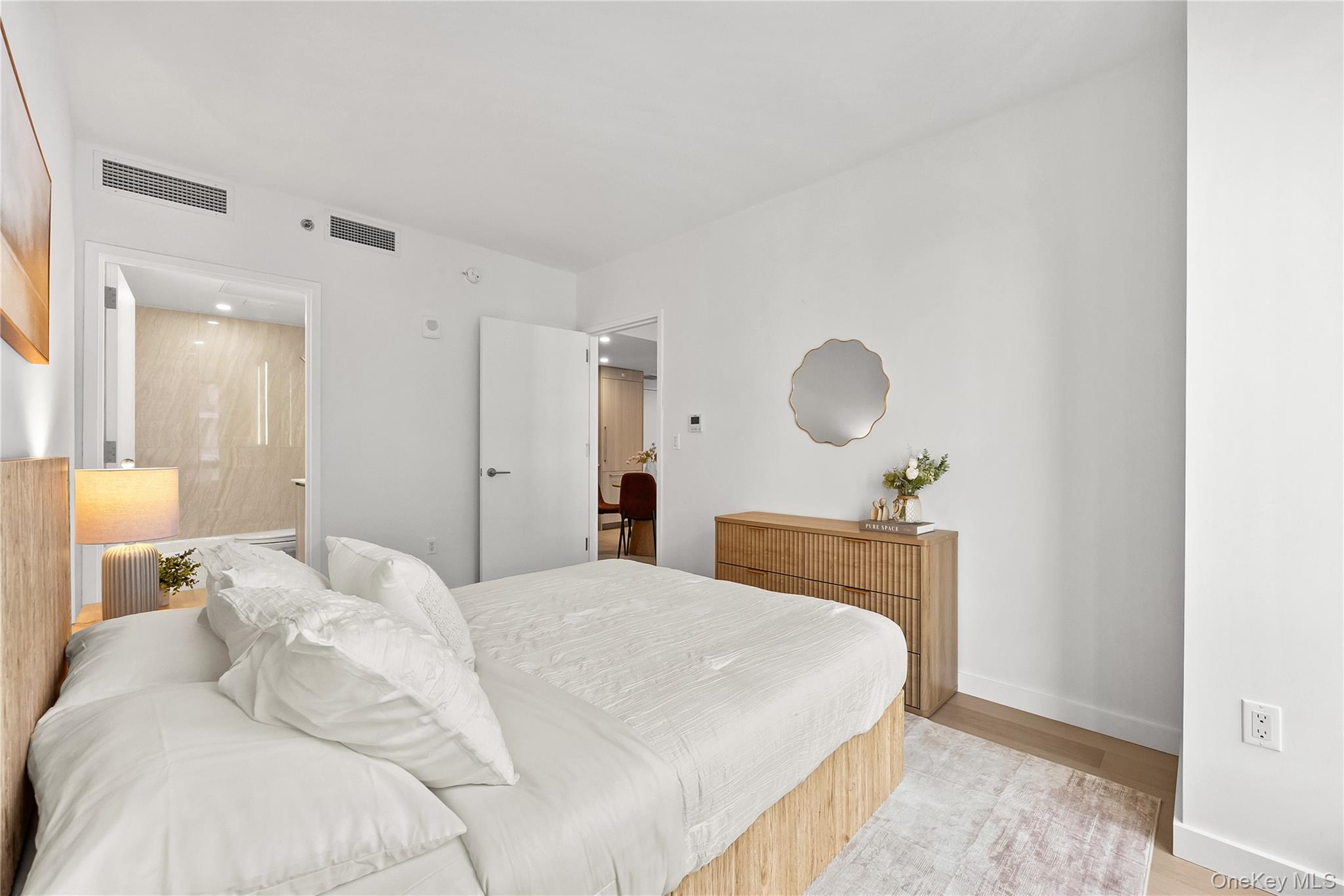 33-71 Prince St 6k Property Photo 8