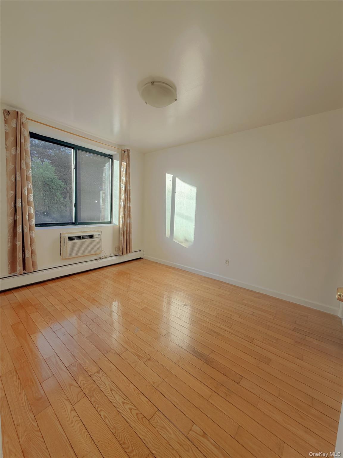 136-16 35th Avenue 2b Property Photo 3