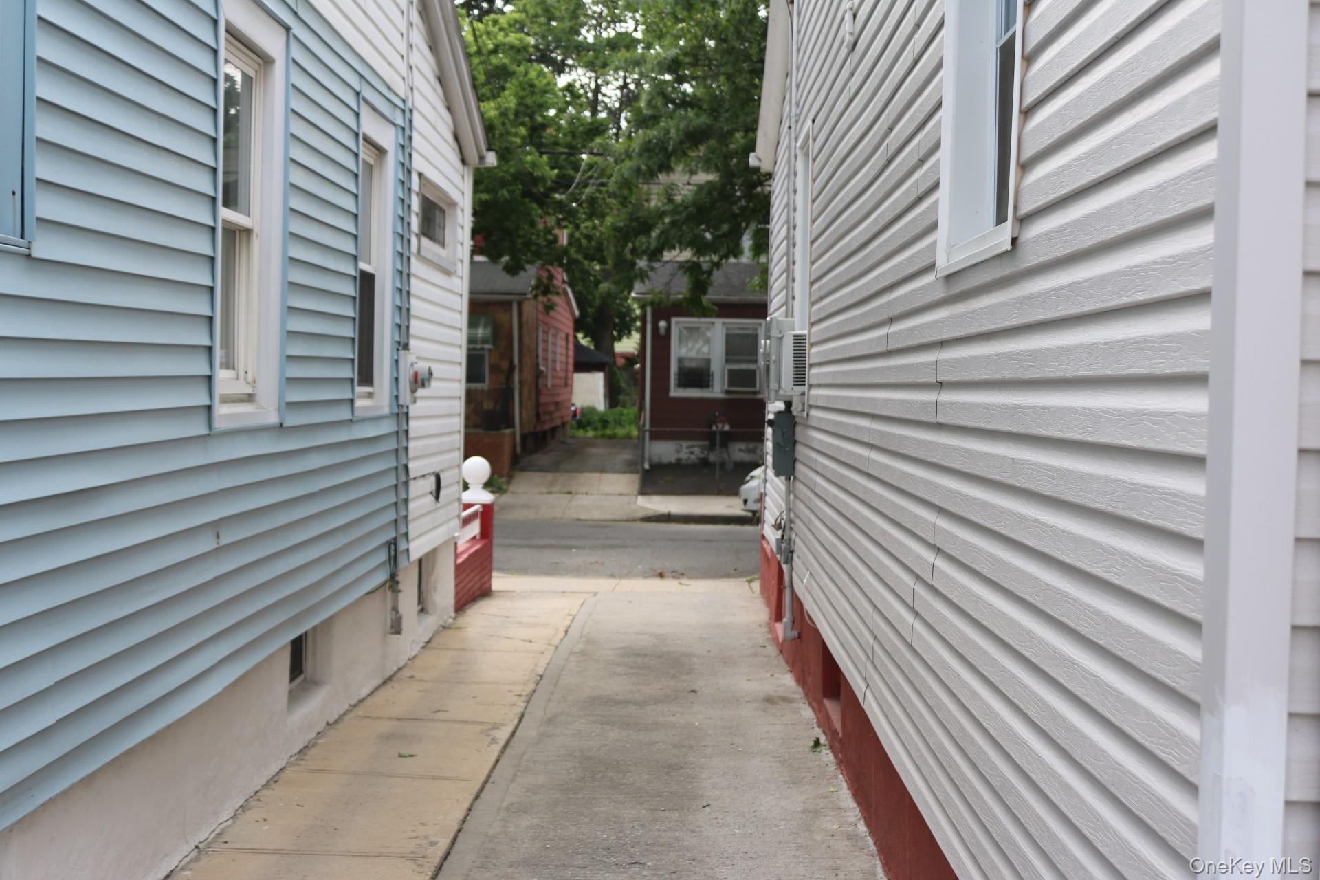 12927 135th Place Property Photo 6