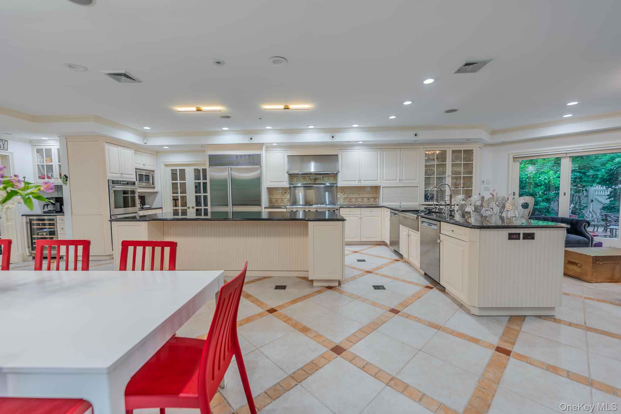 20 Astro Place Property Photo 10