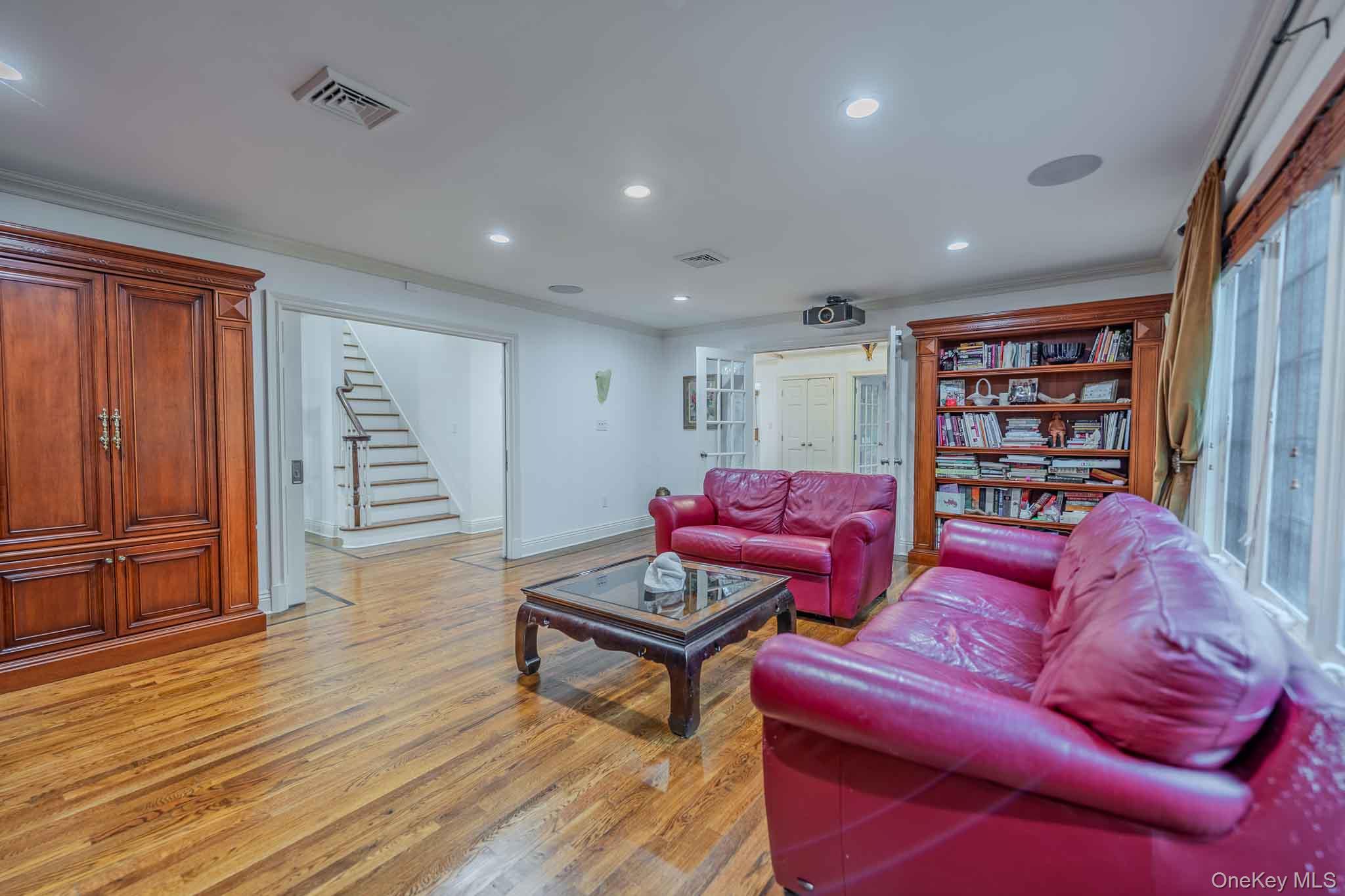 20 Astro Place Property Photo 19